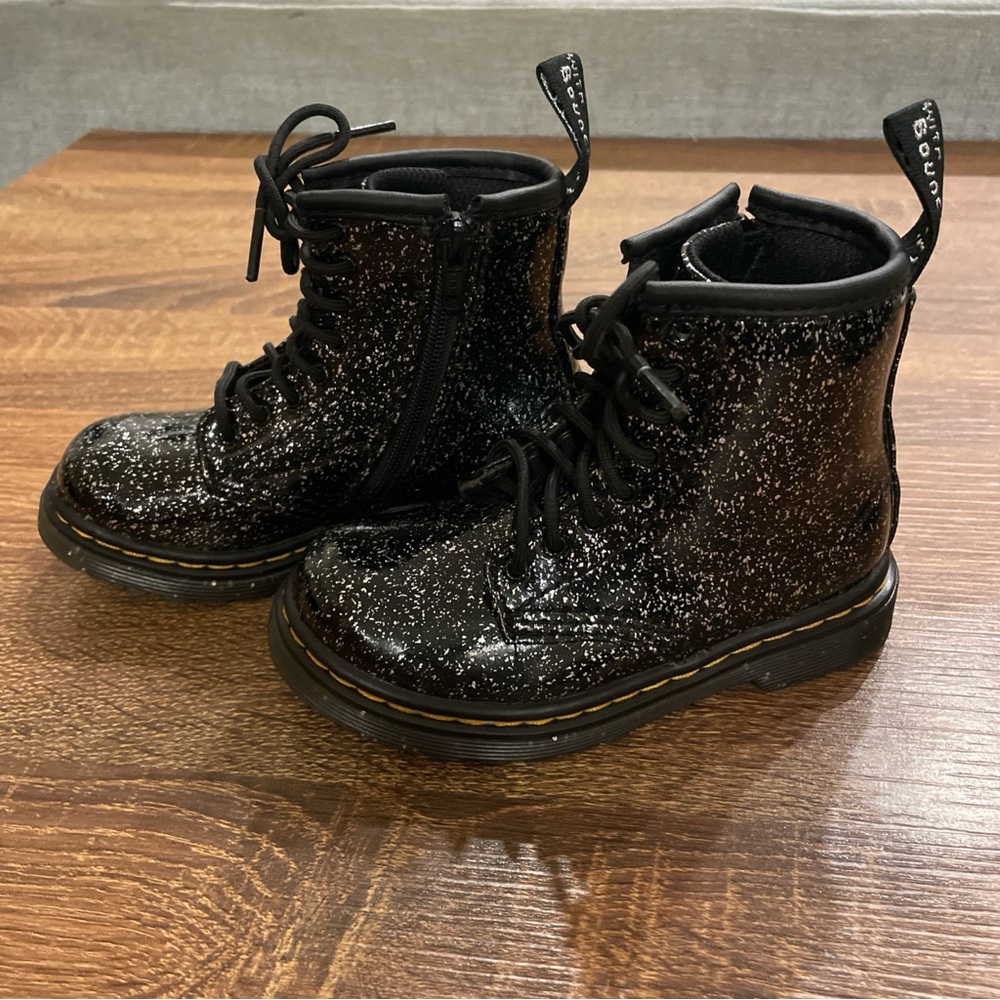 Dr. Doc Martens Girls Lace Up Zipper Boot Size 8US Kids Glitter 1460